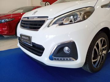 PEUGEOT - 108 VTi 68 5p. Allure (2 di 24)