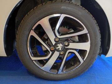 PEUGEOT - 108 VTi 68 5p. Allure (23 di 24)