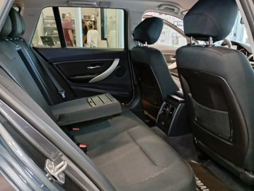BMW - 316d Touring Sport (28 di 30)