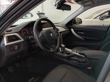 BMW - 316d Touring Sport (12 di 30)