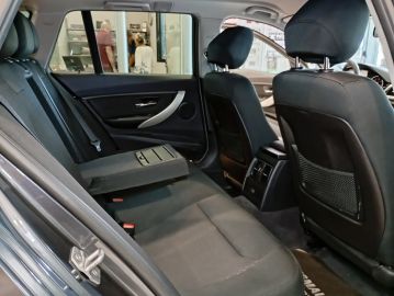 BMW - 316d Touring Sport (28 di 30)