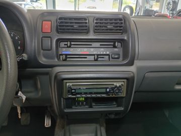 SUZUKI - Jimny 1.3 Cabrio 4WD JLX (9 di 21)