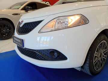 LANCIA - Ypsilon 1.2 69 CV 5 porte Gold (2 di 27)