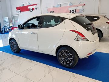 LANCIA - Ypsilon 1.2 69 CV 5 porte Gold (4 di 27)