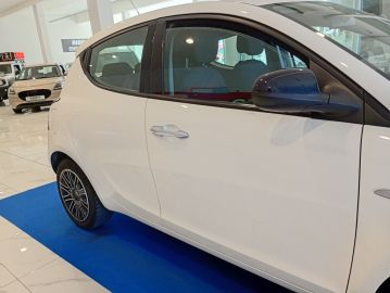 LANCIA - Ypsilon 1.2 69 CV 5 porte Gold (24 di 27)