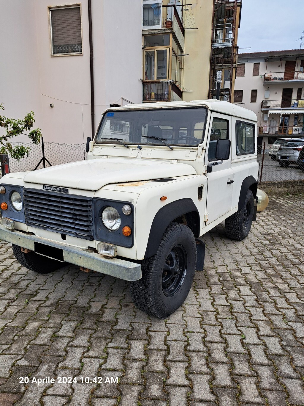 LAND ROVER Defender