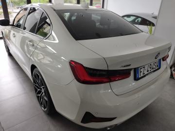 BMW - 320d xDrive Business aut. (3 di 10)