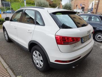 AUDI - Q3 2.0 TDI 150CV Business (3 di 10)