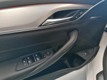 BMW - 520d xDrive Touring Business aut. (9 di 10)