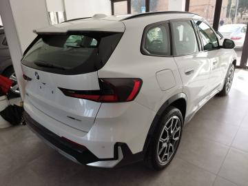 BMW - sDrive 18i xLine (4 di 10)