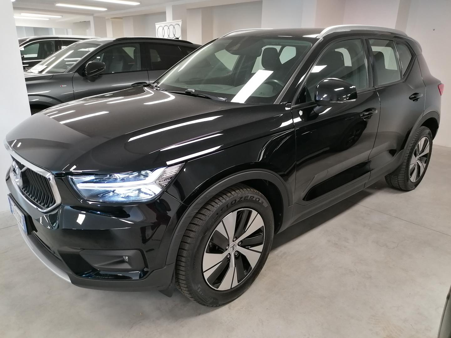 VOLVO - XC40 T3 Momentum