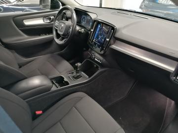 VOLVO - XC40 T3 Momentum (5 di 5)
