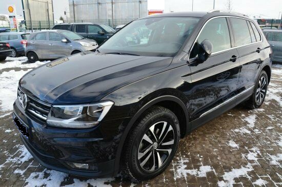 VOLKSWAGEN Tiguan