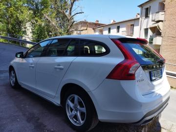 VOLVO - V60 D2 1.6 Momentum (7 di 9)