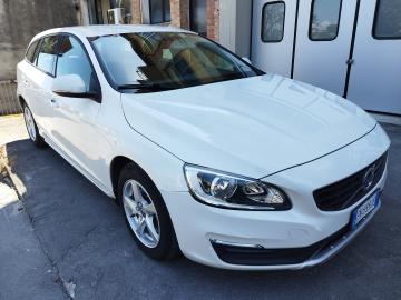 VOLVO - V60 D2 1.6 Momentum