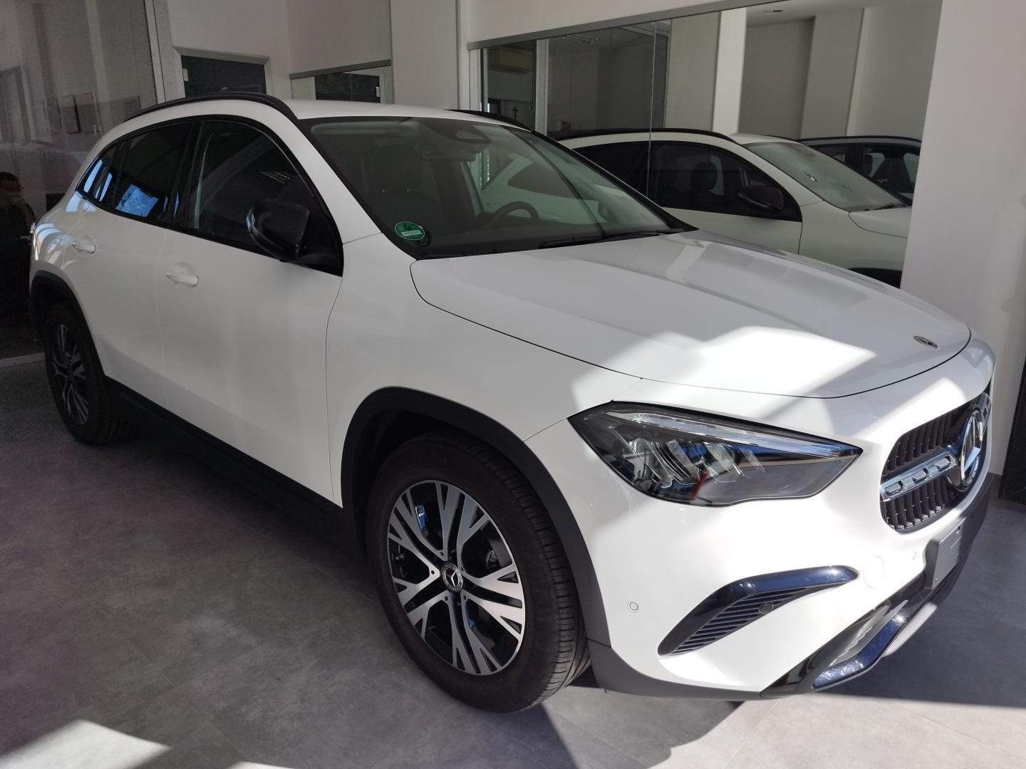 MERCEDES GLA 180 Sport