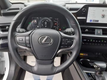 LEXUS - UX Hybrid 4WD Design (12 di 23)