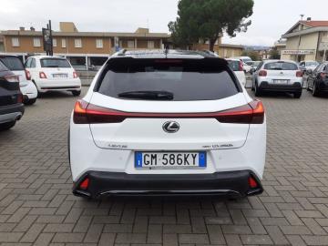 LEXUS - UX Hybrid 4WD Design (23 di 23)