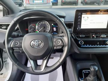 TOYOTA - Touring Sports 1.8 Hybrid Style (10 di 18)