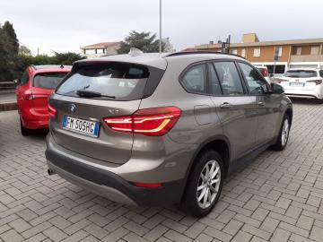 BMW - X1 sDrive18d (5 di 20)