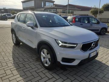 VOLVO - XC40 D3 AWD Geartronic Business (3 di 17)