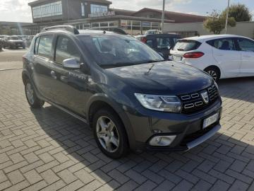 DACIA - Sandero Stepway 1.5 dCi 8V 90CV Start&Stop (3 di 17)