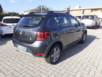 DACIA - Sandero Stepway 1.5 dCi 8V 90CV Start&Stop (4 di 17)