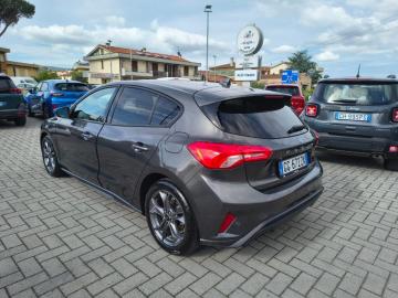FORD - Focus 1.0 EcoBoost Hybrid 125 CV 5p. ST-Line (5 di 23)