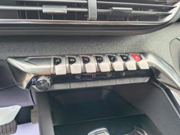 PEUGEOT - 5008 BlueHDi 130 S&S EAT8 Allure (21 di 28)