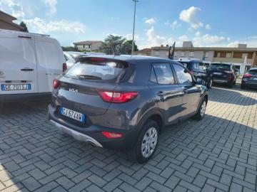 KIA - Stonic 1.2 DPI Urban (5 di 17)