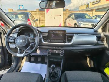 KIA - Stonic 1.2 DPI Urban (10 di 17)