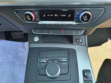 AUDI - Q5 30 TDI S tronic Business (9 di 21)