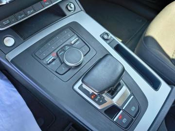 AUDI - Q5 30 TDI S tronic Business (18 di 21)
