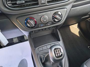 HYUNDAI - i10 1.0 MPI Tech (18 di 24)