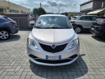 LANCIA - Ypsilon 1.2 69 CV 5p. Gold (2 di 19)
