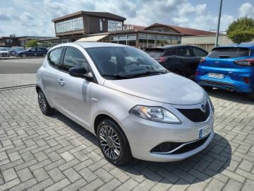 LANCIA - Ypsilon 1.2 69 CV 5p. Gold (3 di 19)