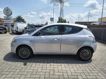 LANCIA - Ypsilon 1.2 69 CV 5p. Gold (6 di 19)