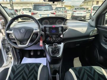 LANCIA - Ypsilon 1.2 69 CV 5p. Gold (16 di 19)