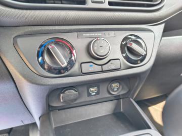 HYUNDAI - i10 1.0 MPI Tech (18 di 24)