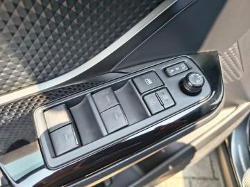 TOYOTA - C-HR 2.0 Hybrid E-CVT Morebusiness (24 di 25)