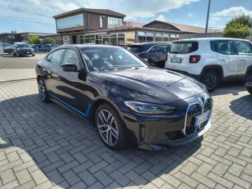 BMW - i4 eDrive 40 Sport (3 di 26)