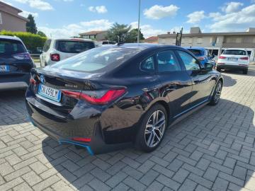 BMW - i4 eDrive 40 Sport (4 di 26)