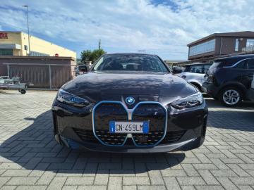 BMW - i4 eDrive 40 Sport (19 di 26)