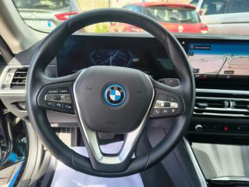 BMW - i4 eDrive 40 Sport (23 di 26)