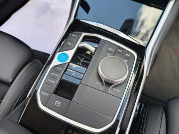 BMW - i4 eDrive 40 Sport (25 di 26)