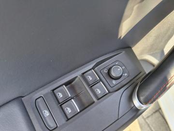 SEAT - Leon 2.0 TDI 150 CV DSG FR (12 di 25)