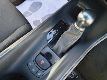 TOYOTA - C-HR 1.8 Hybrid E-CVT Business (15 di 21)