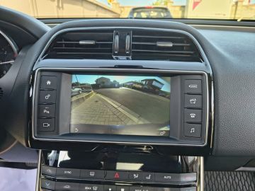 JAGUAR - XE 2.0 D 180 CV aut. Prestige (16 di 20)