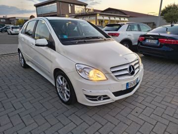 MERCEDES - B 200 CDI Premium (3 di 15)