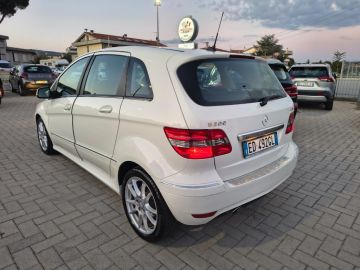 MERCEDES - B 200 CDI Premium (5 di 15)